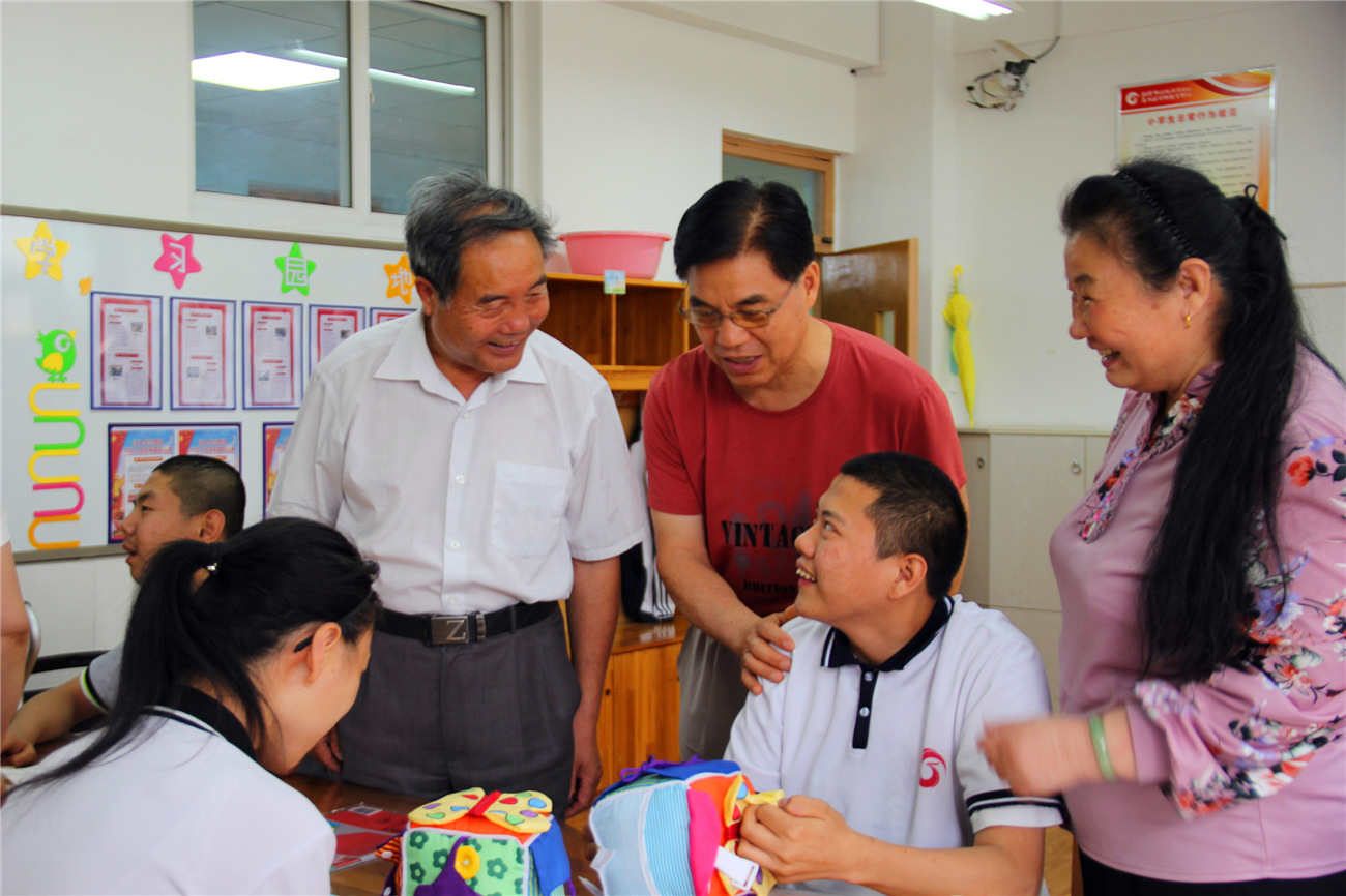 智慧园丁志愿服务队与淄博市特殊教育中心联合举办“庆祝建党一百周年座谈会”