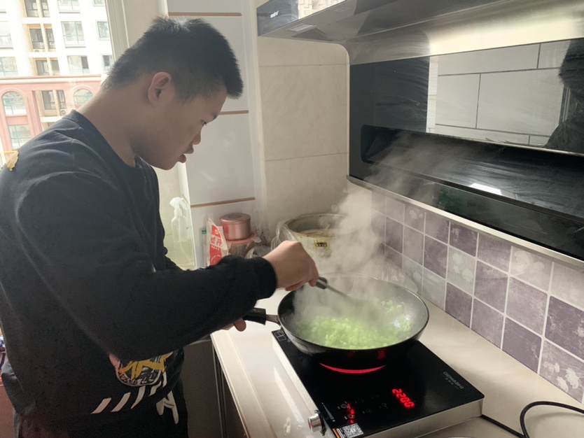 劳动充盈身心 实践促进成长