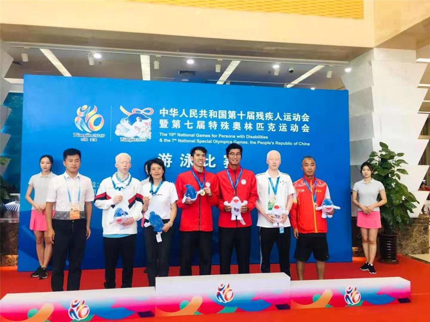 拼搏运动 向祖国献礼