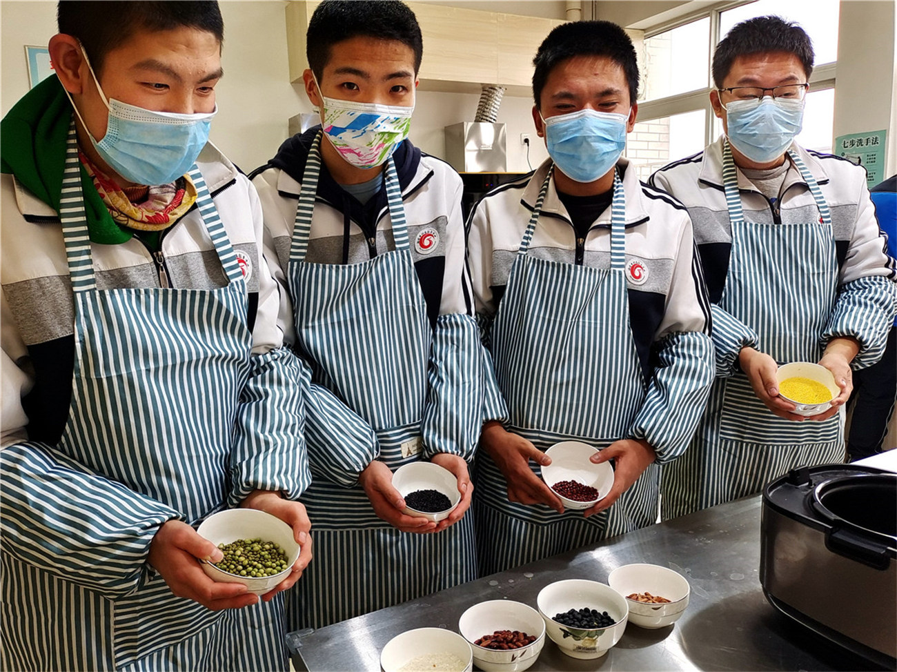 期末学科素养展示之香甜腊八粥 暖心又暖胃