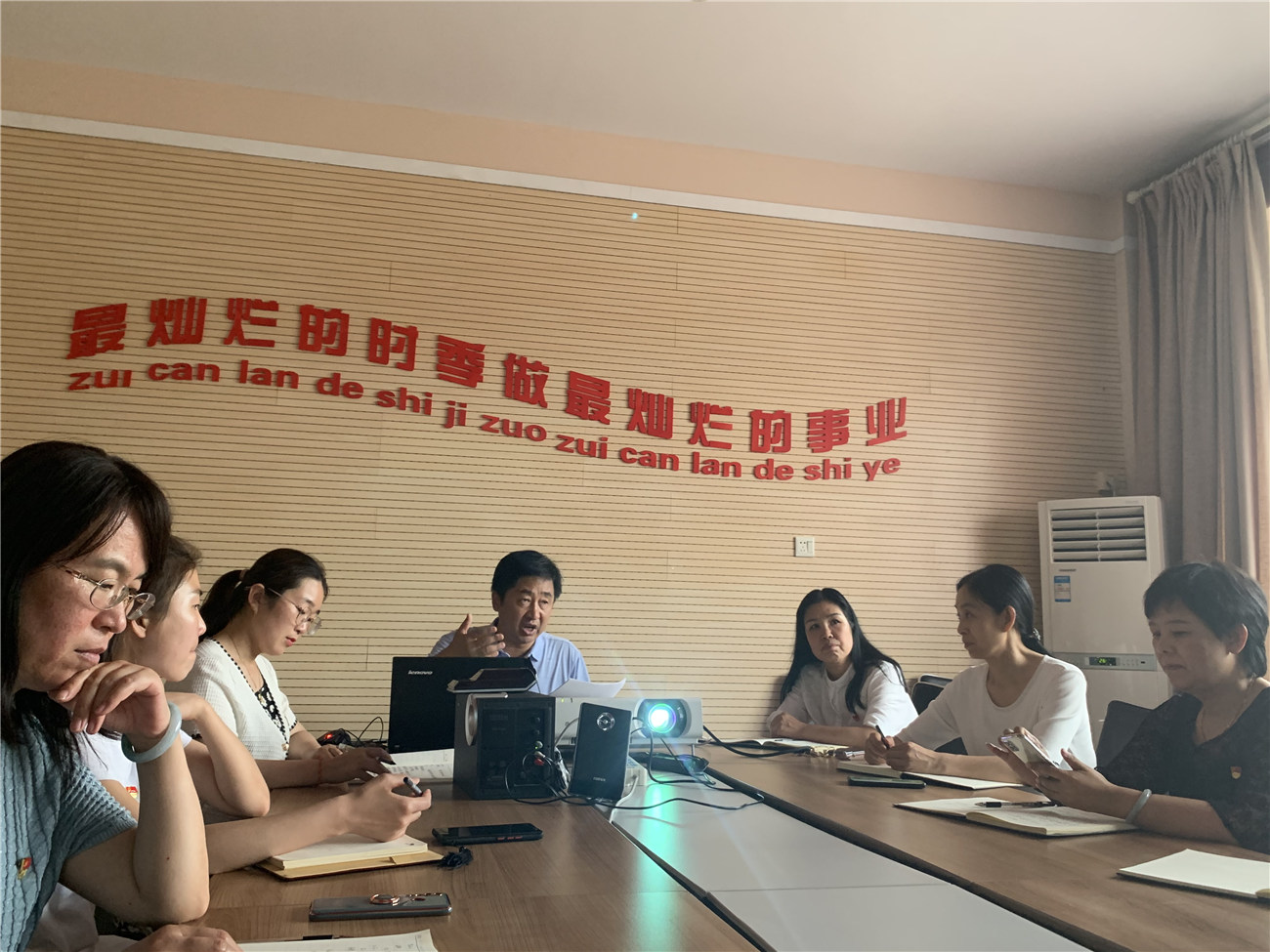 党组织书记交叉讲党课，助力党建业务深度融合